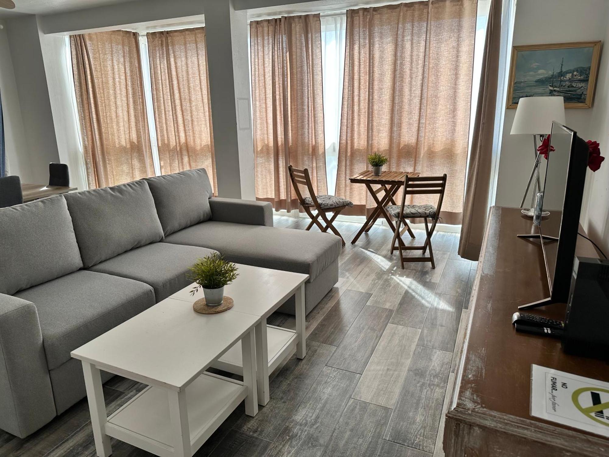 Mar Y Puerto Apartment